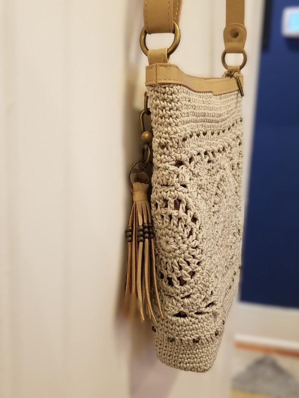 The Sak Lucia Crocheted Medallion Crossbody bag in Natural - Picture 3 of 12